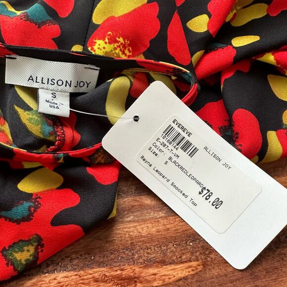 Evereve Allison Joy Reyna Leopard Smocked Long Sleeve Top NWT Size Small - Picture 2 of 9